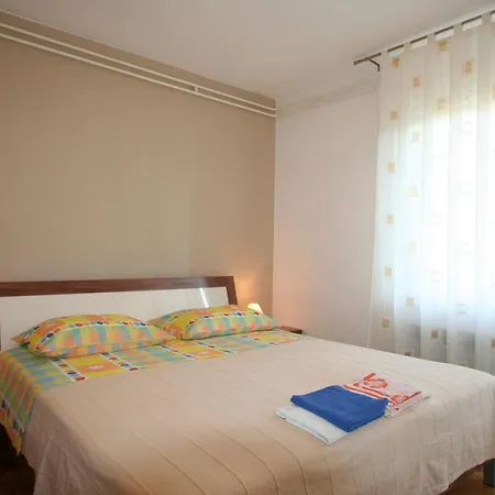 Grskovic G. Jesenovica Apartment Silo (Krk)